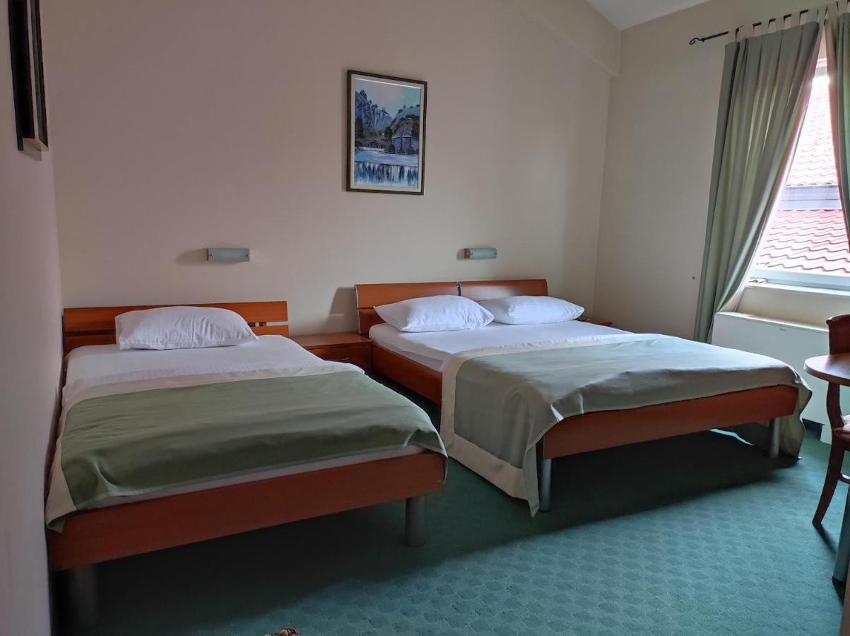 Hotel Bacchus Livno Exteriör bild