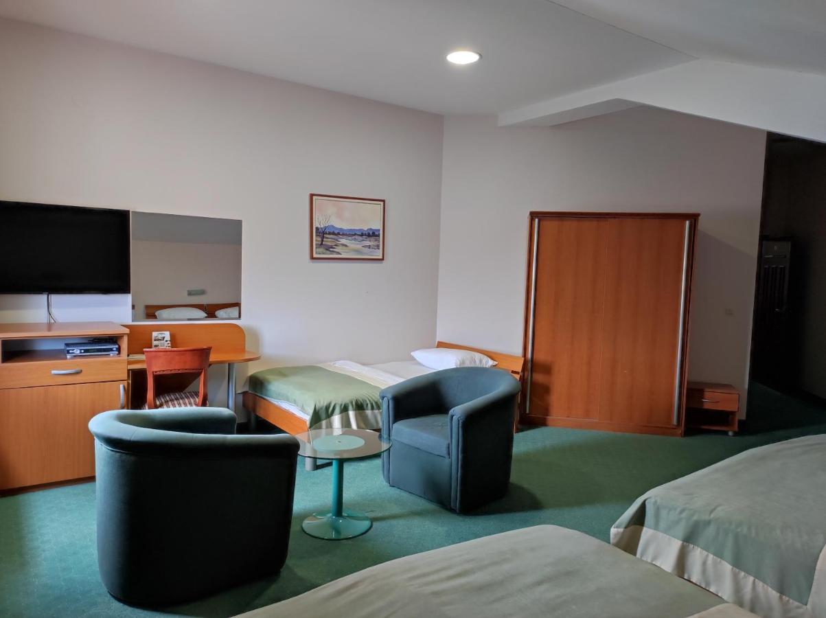 Hotel Bacchus Livno Exteriör bild
